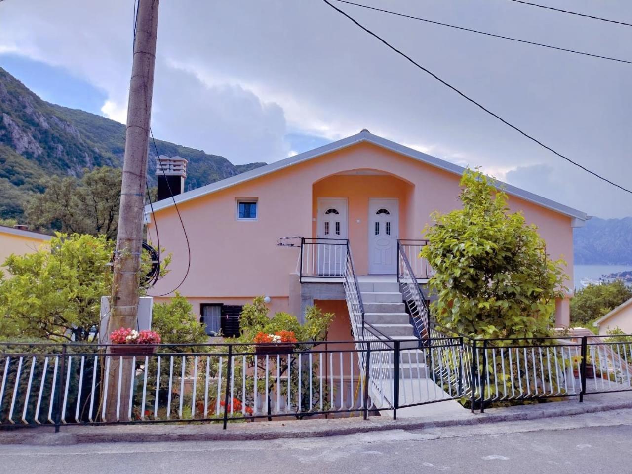 Apartment Dora Kotor Exterior foto